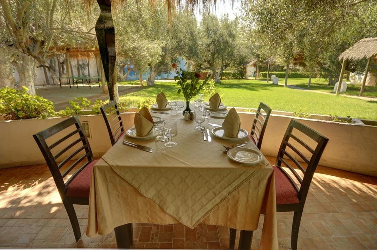 Garden & Hotel